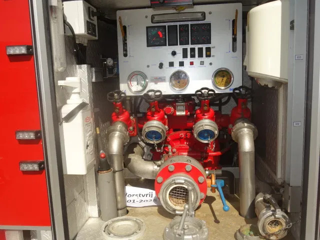 MAN LE 220C GODIVA POMP 2000 LITER TANK,MANUAL GEARBOX - شاحنة حريق: صورة 5 MAN LE 220C GODIVA POMP 2000 LITER TANK,MANUAL GEARBOX - شاحنة حريق: صورة 5