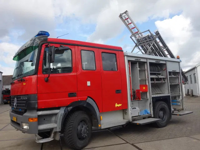Mercedes-Benz Actros 1831 4X4 ZIEGLER BOMBEROS POMP,2500 L TANK - شاحنة حريق: صورة 1 Mercedes-Benz Actros 1831 4X4 ZIEGLER BOMBEROS POMP,2500 L TANK - شاحنة حريق: صورة 1