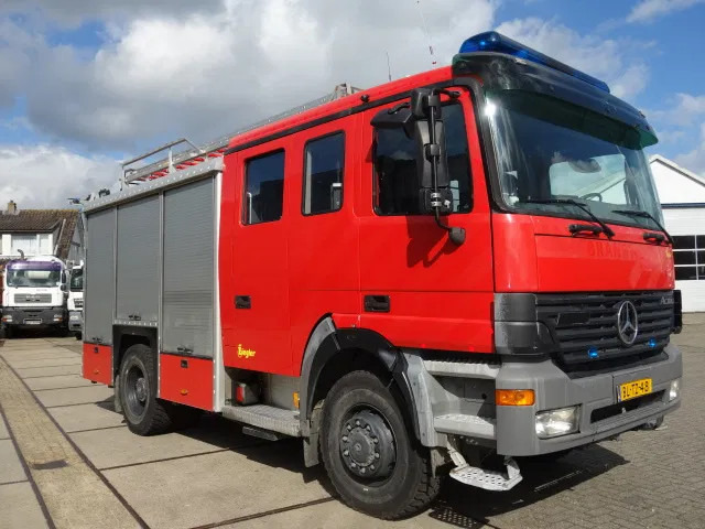 Mercedes-Benz Actros 1831 4X4 ZIEGLER BOMBEROS POMP,2500 L TANK - شاحنة حريق: صورة 2 Mercedes-Benz Actros 1831 4X4 ZIEGLER BOMBEROS POMP,2500 L TANK - شاحنة حريق: صورة 2