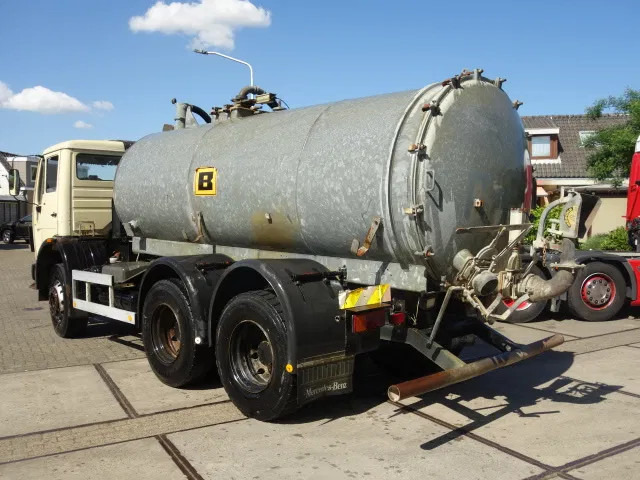 Mercedes-Benz MB 2222 6X4 WATERTANKER WITH PUMP - شاحنة صهريج: صورة 3 Mercedes-Benz MB 2222 6X4 WATERTANKER WITH PUMP - شاحنة صهريج: صورة 3