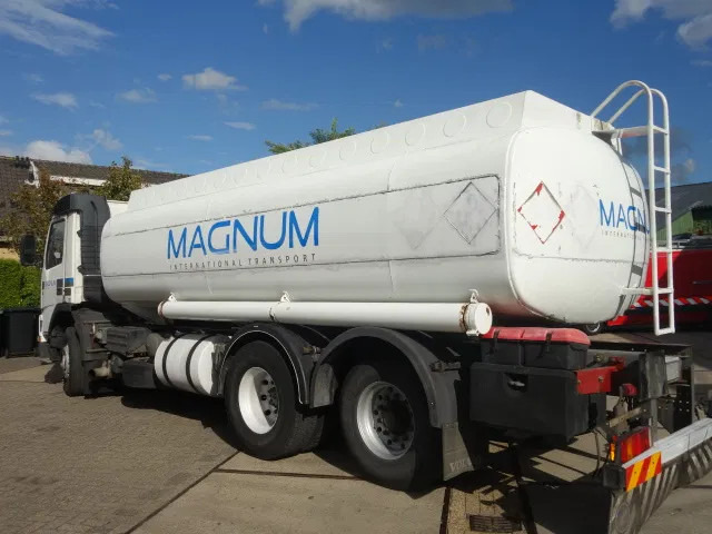 Volvo FM 250 STEELSPRINGS 18000LITERTANK MANUALE FUEL PUMP - شاحنة صهريج: صورة 2 Volvo FM 250 STEELSPRINGS 18000LITERTANK MANUALE FUEL PUMP - شاحنة صهريج: صورة 2