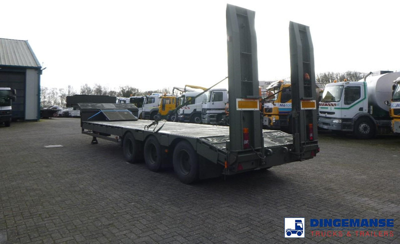 Broshuis 3-axle semi-lowbed trailer E-2130 / 73 t + ramps - نصف مقطورة بلودر منخفض: صورة 4 Broshuis 3-axle semi-lowbed trailer E-2130 / 73 t + ramps - نصف مقطورة بلودر منخفض: صورة 4