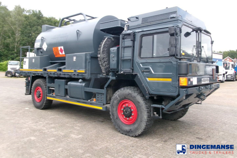 MAN HX 18.330 4X4 RHD fuel tank 5.5 m3 - شاحنة صهريج: صورة 2 MAN HX 18.330 4X4 RHD fuel tank 5.5 m3 - شاحنة صهريج: صورة 2