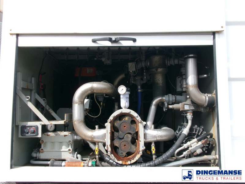 فراغ شاحنة Mercedes-Benz Actros 2535 6x2 vacuum tank Saugbagger: صورة 14