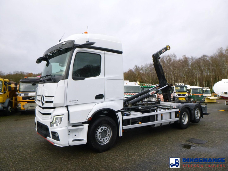 Mercedes-Benz Actros 2843 6x2 Hyva container hook 20t - شاحنة برافعة خطافية: صورة 1 Mercedes-Benz Actros 2843 6x2 Hyva container hook 20t - شاحنة برافعة خطافية: صورة 1