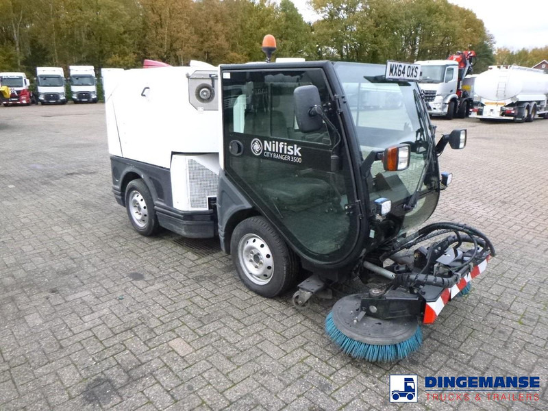 Nilfisk City Ranger CR3500 street sweeper - سياره كنس شوارع: صورة 2 Nilfisk City Ranger CR3500 street sweeper - سياره كنس شوارع: صورة 2
