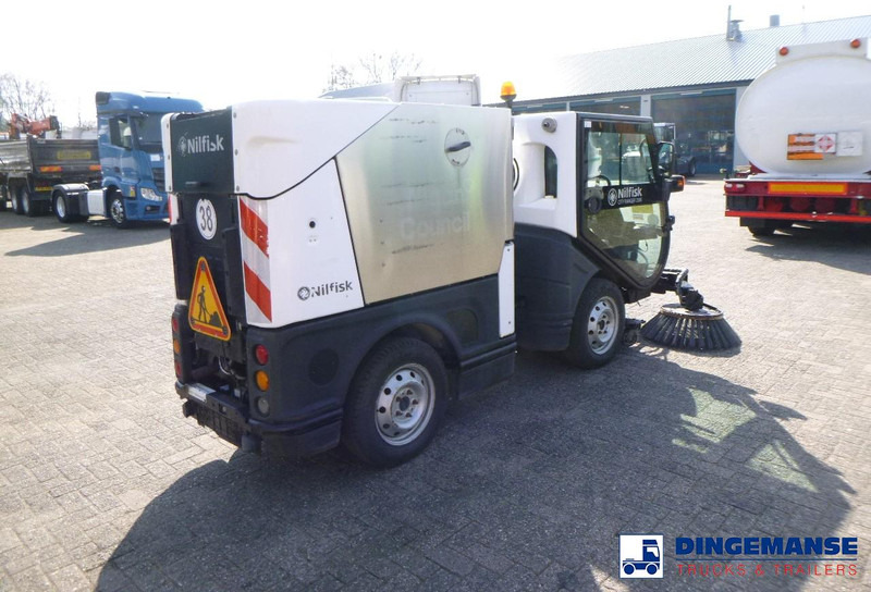 Nilfisk City Ranger CR3500 sweeper - سياره كنس شوارع: صورة 4 Nilfisk City Ranger CR3500 sweeper - سياره كنس شوارع: صورة 4
