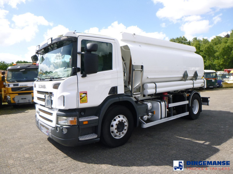 Scania P 270 DB 4x2 fuel tank 13.7 m3 / 5 comp - شاحنة صهريج: صورة 1 Scania P 270 DB 4x2 fuel tank 13.7 m3 / 5 comp - شاحنة صهريج: صورة 1