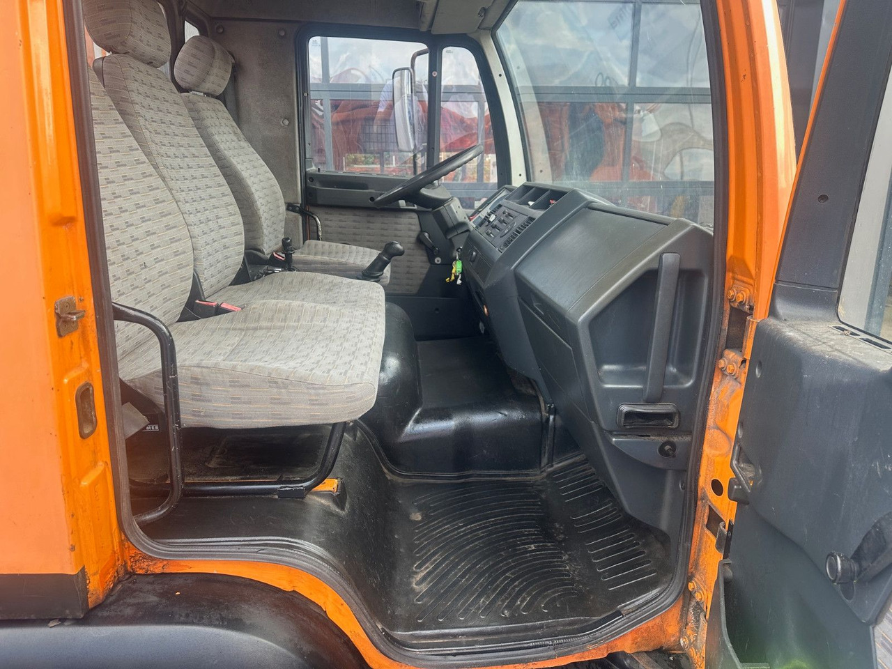 MAN 8.163 Pritsche - شاحنات مسطحة: صورة 5 MAN 8.163 Pritsche - شاحنات مسطحة: صورة 5