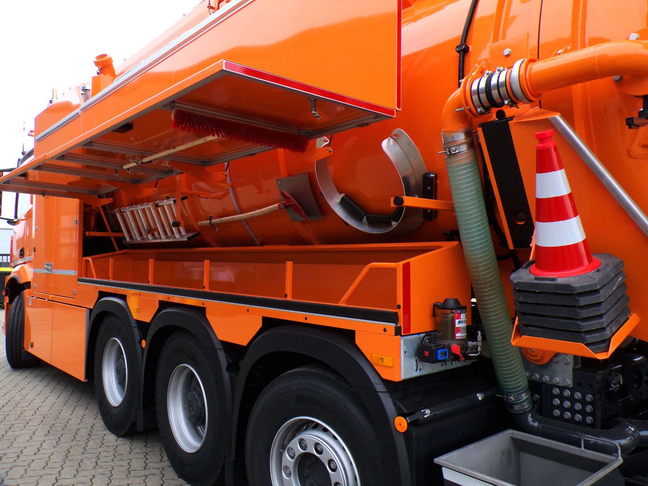 Mercedes-Benz Arocs 3551 8x4 Müller 16mCanalmaster F160EWA WRG - فراغ شاحنة: صورة 5 Mercedes-Benz Arocs 3551 8x4 Müller 16mCanalmaster F160EWA WRG - فراغ شاحنة: صورة 5