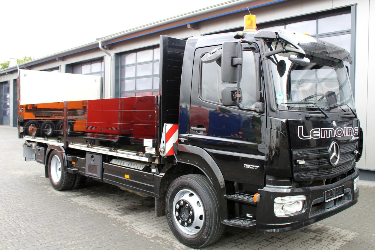 Mercedes-Benz Atego 1527 4x2 Pritsche + Ladebordwand - شاحنات مسطحة: صورة 1 Mercedes-Benz Atego 1527 4x2 Pritsche + Ladebordwand - شاحنات مسطحة: صورة 1