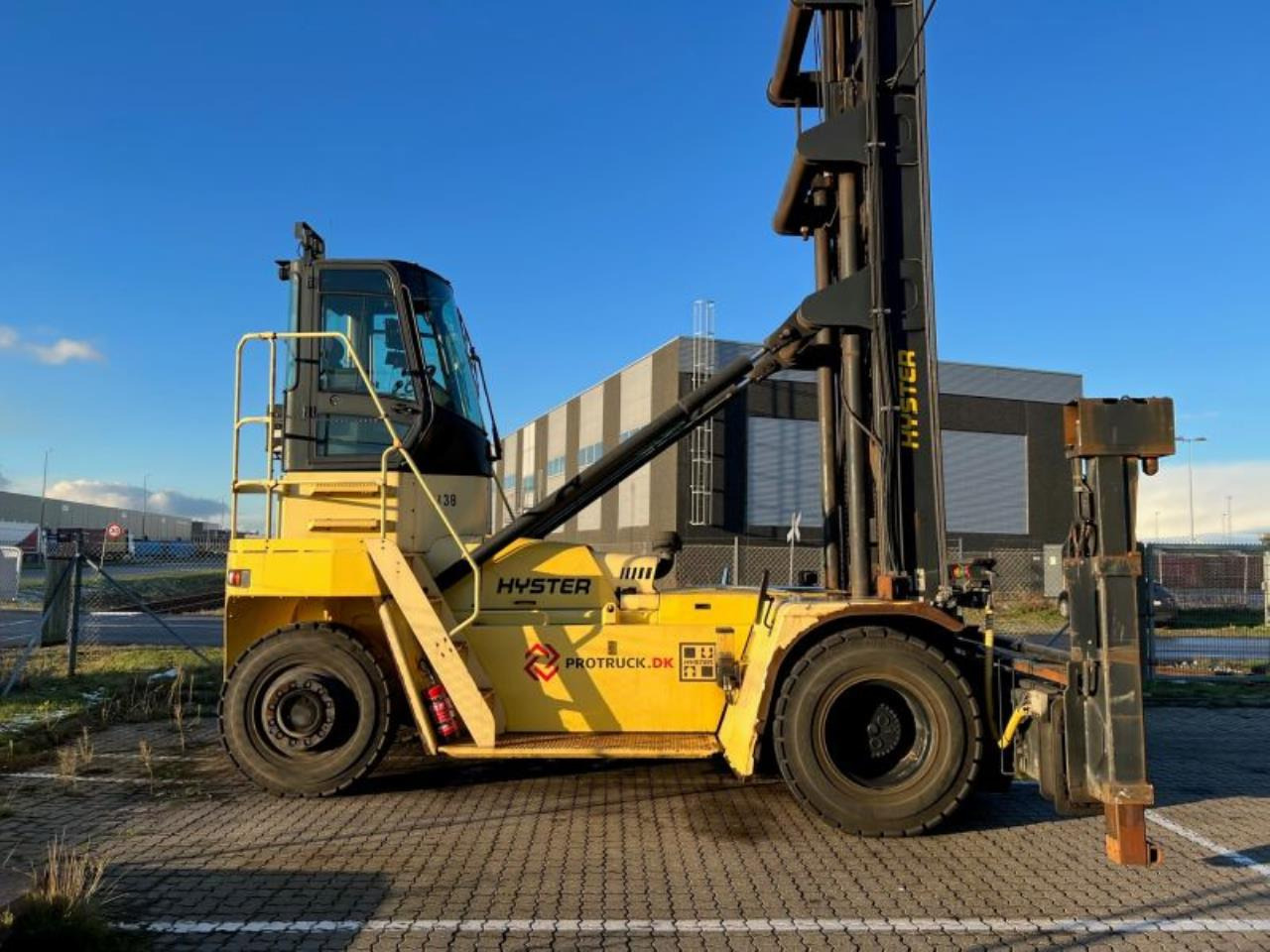 Hyster H16XM-12EC - آلة نقل الحاويات: صورة 1 Hyster H16XM-12EC - آلة نقل الحاويات: صورة 1