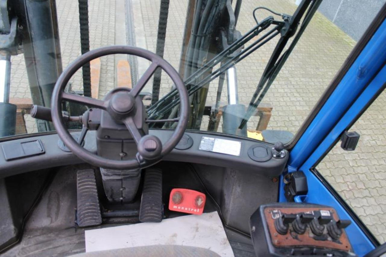 Hyster H8.00XM-6 - رافعة شوكية ديزل: صورة 4 Hyster H8.00XM-6 - رافعة شوكية ديزل: صورة 4