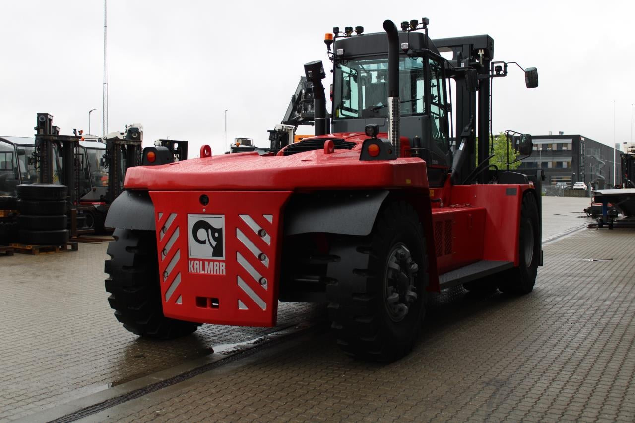 Kalmar DCG330-12LB - آلة نقل الحاويات: صورة 3 Kalmar DCG330-12LB - آلة نقل الحاويات: صورة 3