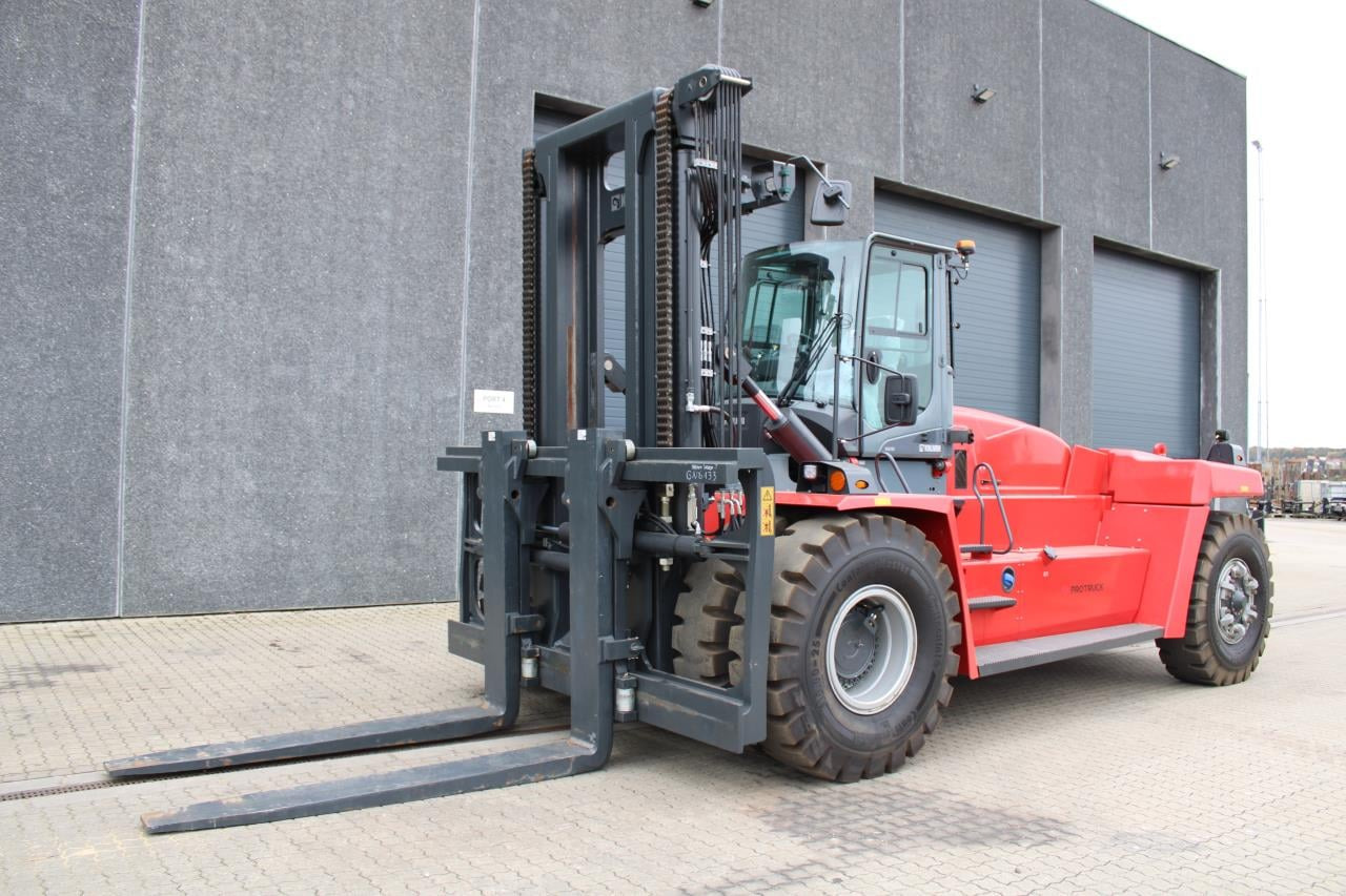 Kalmar DCG330-12 - رافعة شوكية ديزل: صورة 2 Kalmar DCG330-12 - رافعة شوكية ديزل: صورة 2