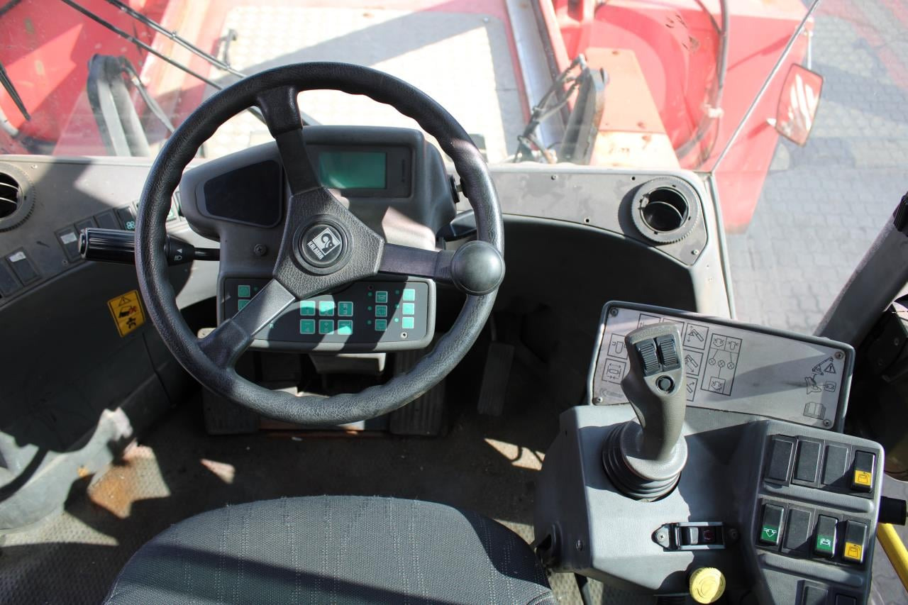 Kalmar DRF100-54S6 - آلة حمل الحاويات في الأماكن الصغيرة: صورة 4 Kalmar DRF100-54S6 - آلة حمل الحاويات في الأماكن الصغيرة: صورة 4