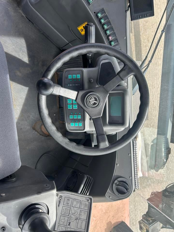 Kalmar DRF450-65C5X - آلة حمل الحاويات في الأماكن الصغيرة: صورة 4 Kalmar DRF450-65C5X - آلة حمل الحاويات في الأماكن الصغيرة: صورة 4
