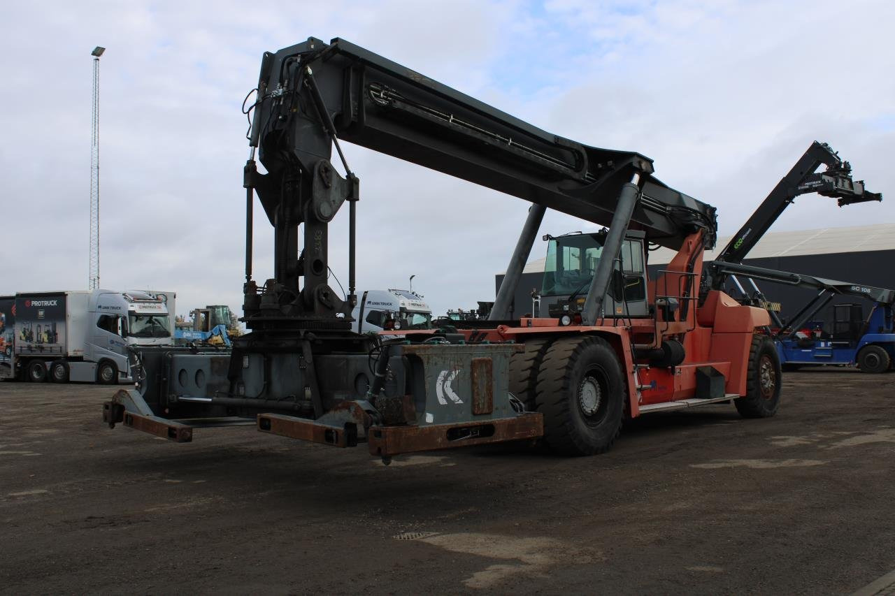 Kalmar DRF450-75S6XS - آلة حمل الحاويات في الأماكن الصغيرة: صورة 2 Kalmar DRF450-75S6XS - آلة حمل الحاويات في الأماكن الصغيرة: صورة 2