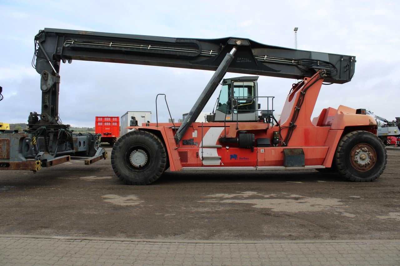 Kalmar DRF450-75S6XS - آلة حمل الحاويات في الأماكن الصغيرة: صورة 1 Kalmar DRF450-75S6XS - آلة حمل الحاويات في الأماكن الصغيرة: صورة 1