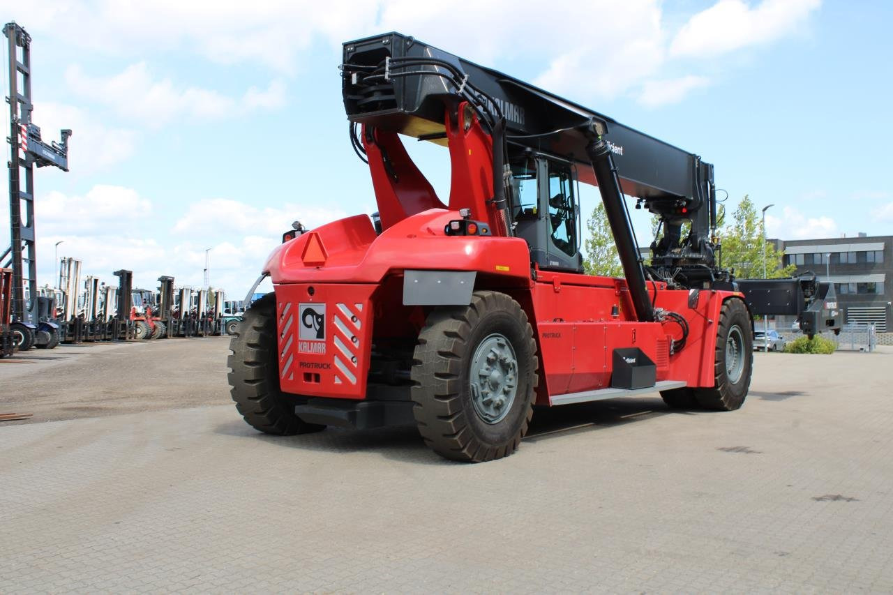 Kalmar DRG450-65S5XE - آلة حمل الحاويات في الأماكن الصغيرة: صورة 3 Kalmar DRG450-65S5XE - آلة حمل الحاويات في الأماكن الصغيرة: صورة 3