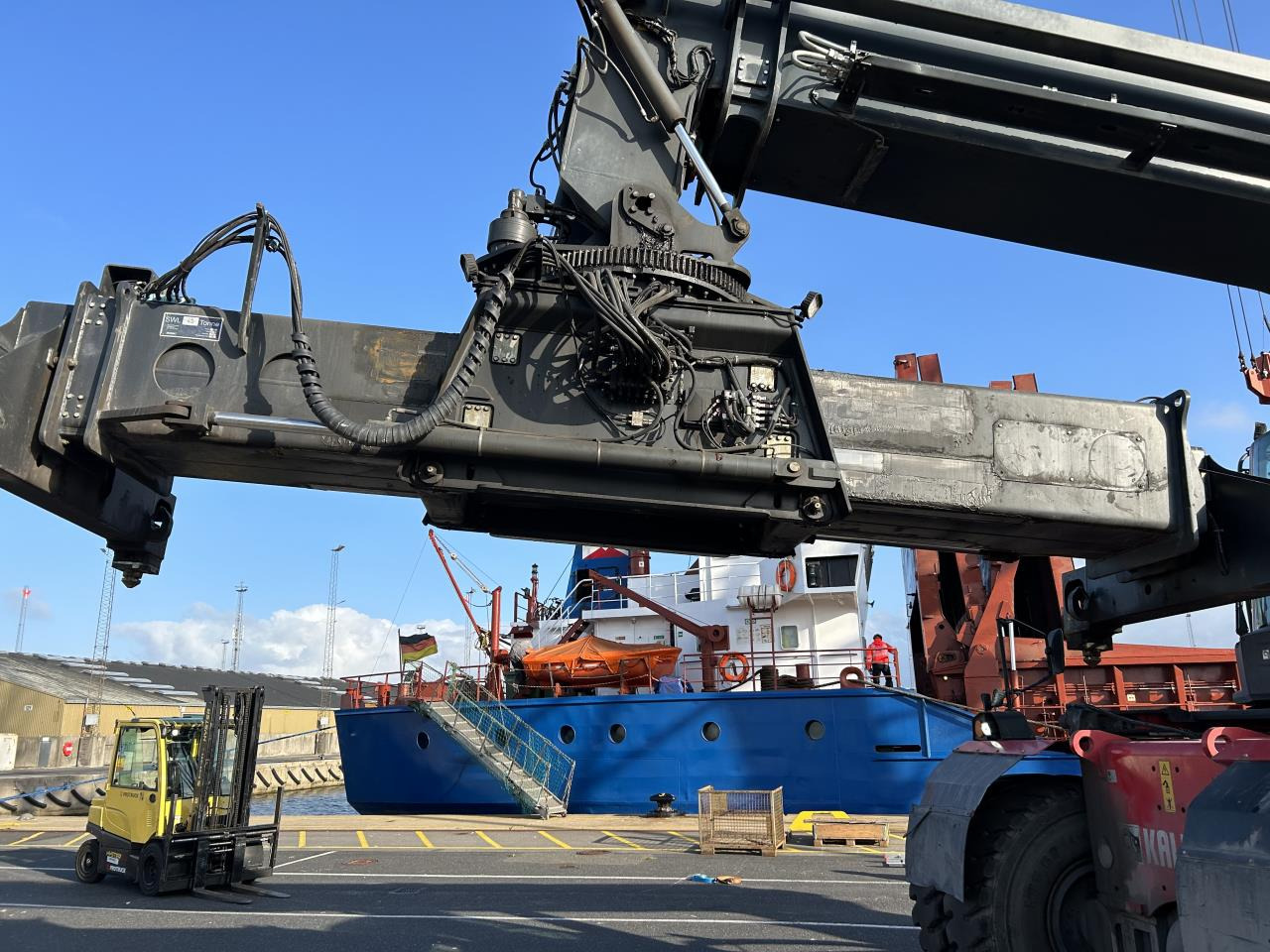 Kalmar DRG450-65S5 - آلة حمل الحاويات في الأماكن الصغيرة: صورة 3 Kalmar DRG450-65S5 - آلة حمل الحاويات في الأماكن الصغيرة: صورة 3