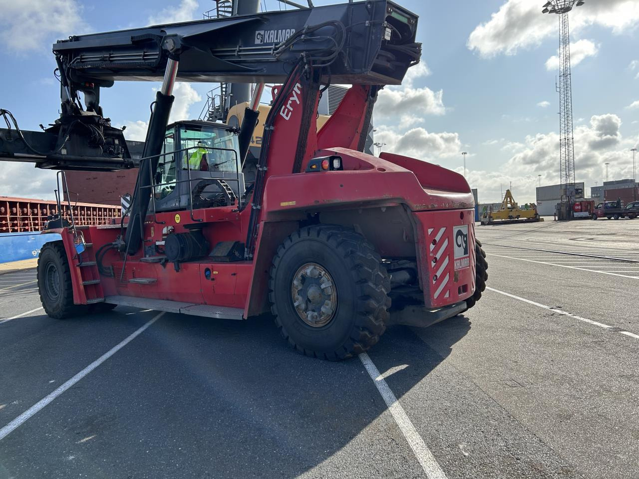 Kalmar DRG450-65S5 - آلة حمل الحاويات في الأماكن الصغيرة: صورة 3 Kalmar DRG450-65S5 - آلة حمل الحاويات في الأماكن الصغيرة: صورة 3