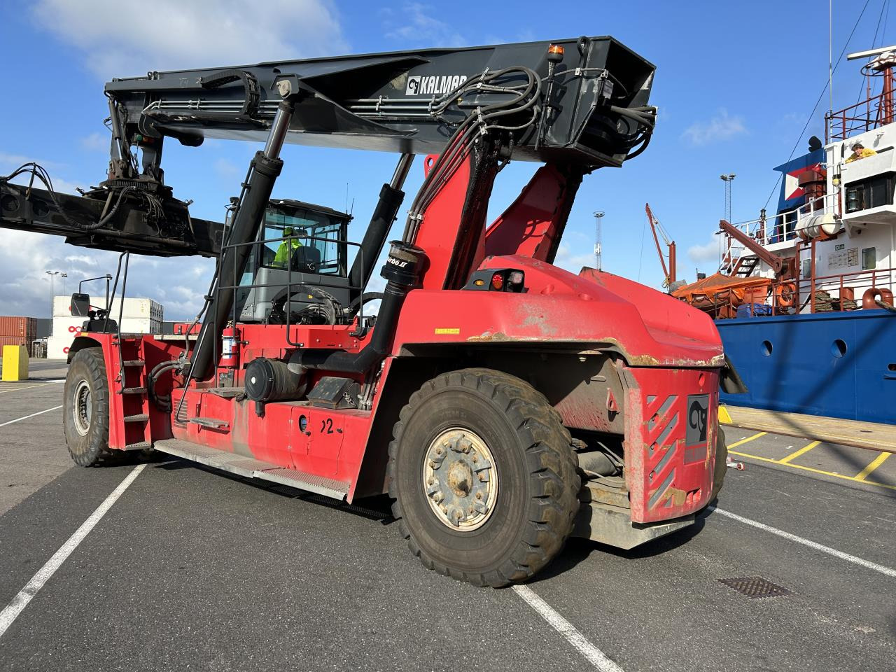Kalmar DRG450-65S5 - آلة حمل الحاويات في الأماكن الصغيرة: صورة 3 Kalmar DRG450-65S5 - آلة حمل الحاويات في الأماكن الصغيرة: صورة 3