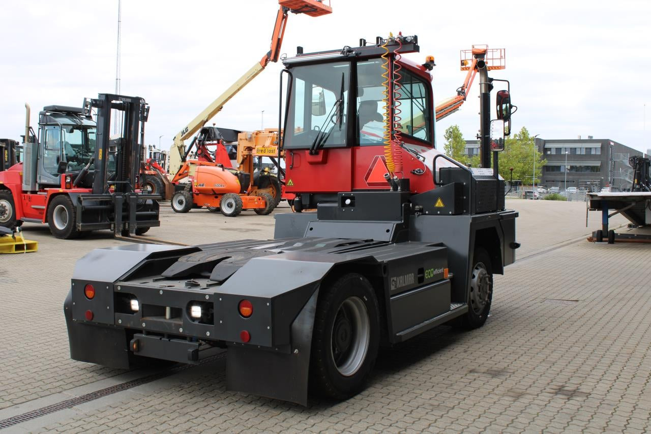 Kalmar TRL618I 4X4 - شاحنة نقل نصف مقطورة بالميناء: صورة 3 Kalmar TRL618I 4X4 - شاحنة نقل نصف مقطورة بالميناء: صورة 3
