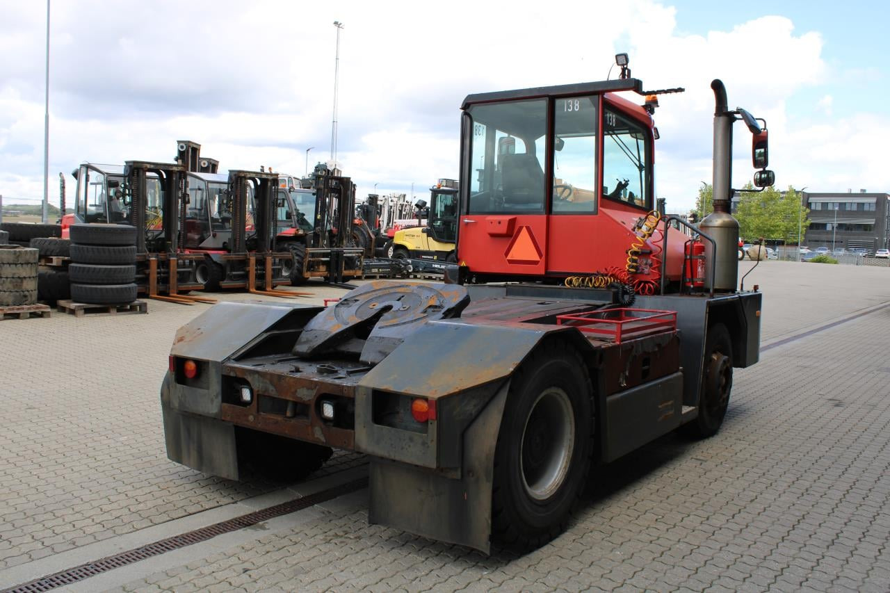 Kalmar TT618I - شاحنة نقل نصف مقطورة بالميناء: صورة 3 Kalmar TT618I - شاحنة نقل نصف مقطورة بالميناء: صورة 3