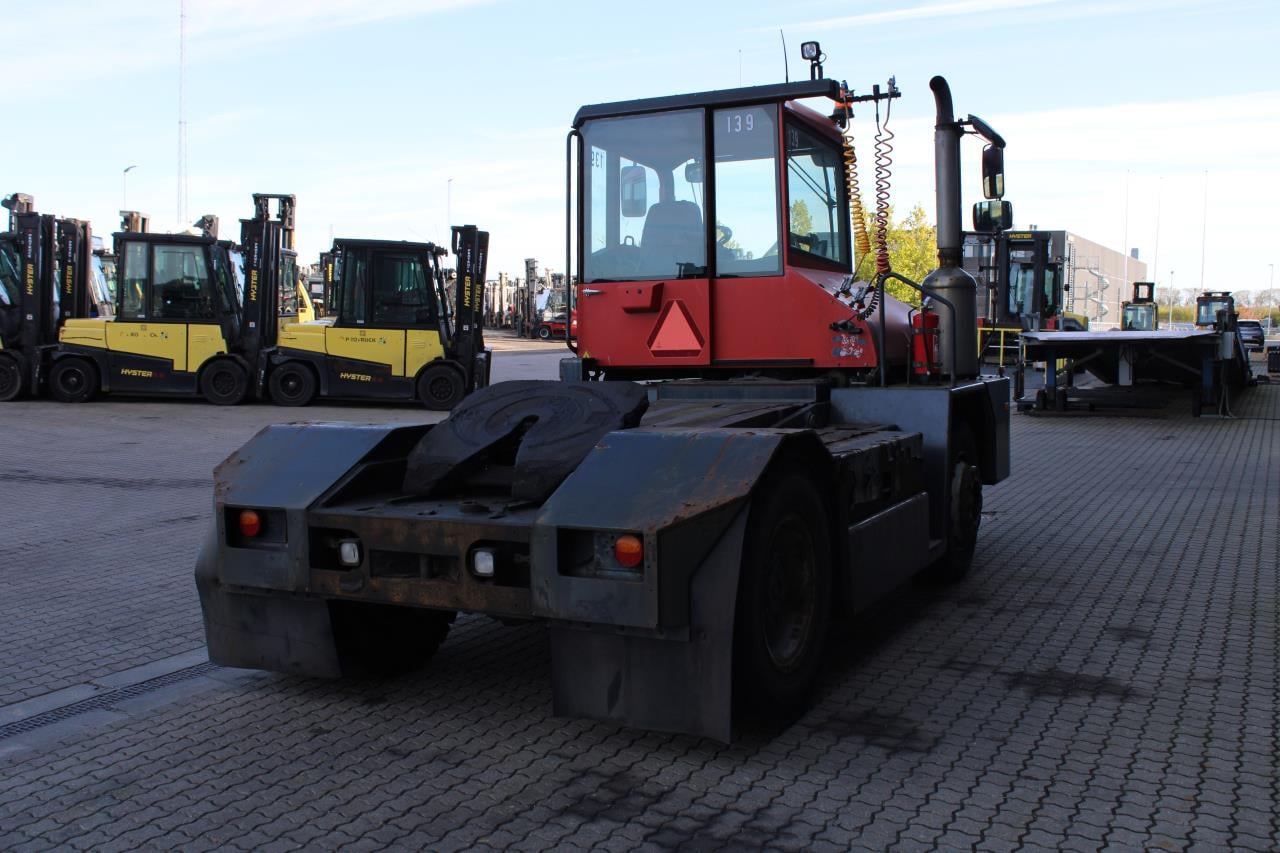 Kalmar TT618I - شاحنة نقل نصف مقطورة بالميناء: صورة 3 Kalmar TT618I - شاحنة نقل نصف مقطورة بالميناء: صورة 3