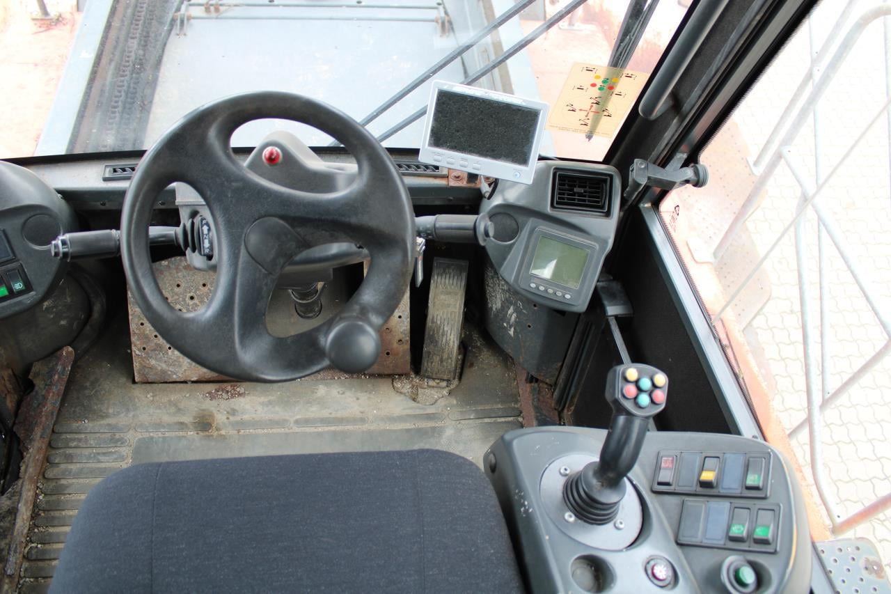 Linde C4531TL - آلة حمل الحاويات في الأماكن الصغيرة: صورة 4 Linde C4531TL - آلة حمل الحاويات في الأماكن الصغيرة: صورة 4