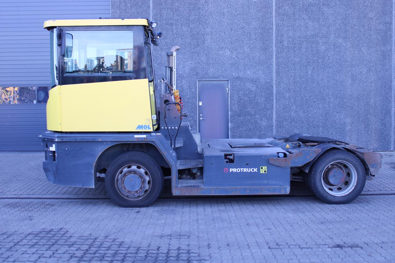MOL RM255 4X4 - شاحنة نقل نصف مقطورة بالميناء: صورة 1 MOL RM255 4X4 - شاحنة نقل نصف مقطورة بالميناء: صورة 1