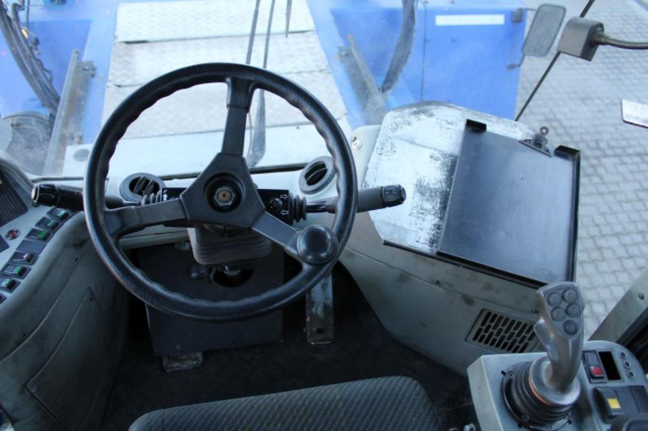 SMV SC108TA6 - آلة حمل الحاويات في الأماكن الصغيرة: صورة 4 SMV SC108TA6 - آلة حمل الحاويات في الأماكن الصغيرة: صورة 4