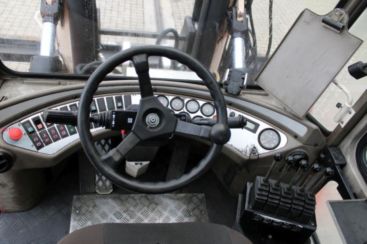 SveTruck 15120-35 - رافعة شوكية ديزل: صورة 4 SveTruck 15120-35 - رافعة شوكية ديزل: صورة 4