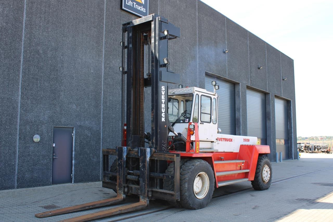 SveTruck 25120-42 - رافعة شوكية ديزل: صورة 2 SveTruck 25120-42 - رافعة شوكية ديزل: صورة 2