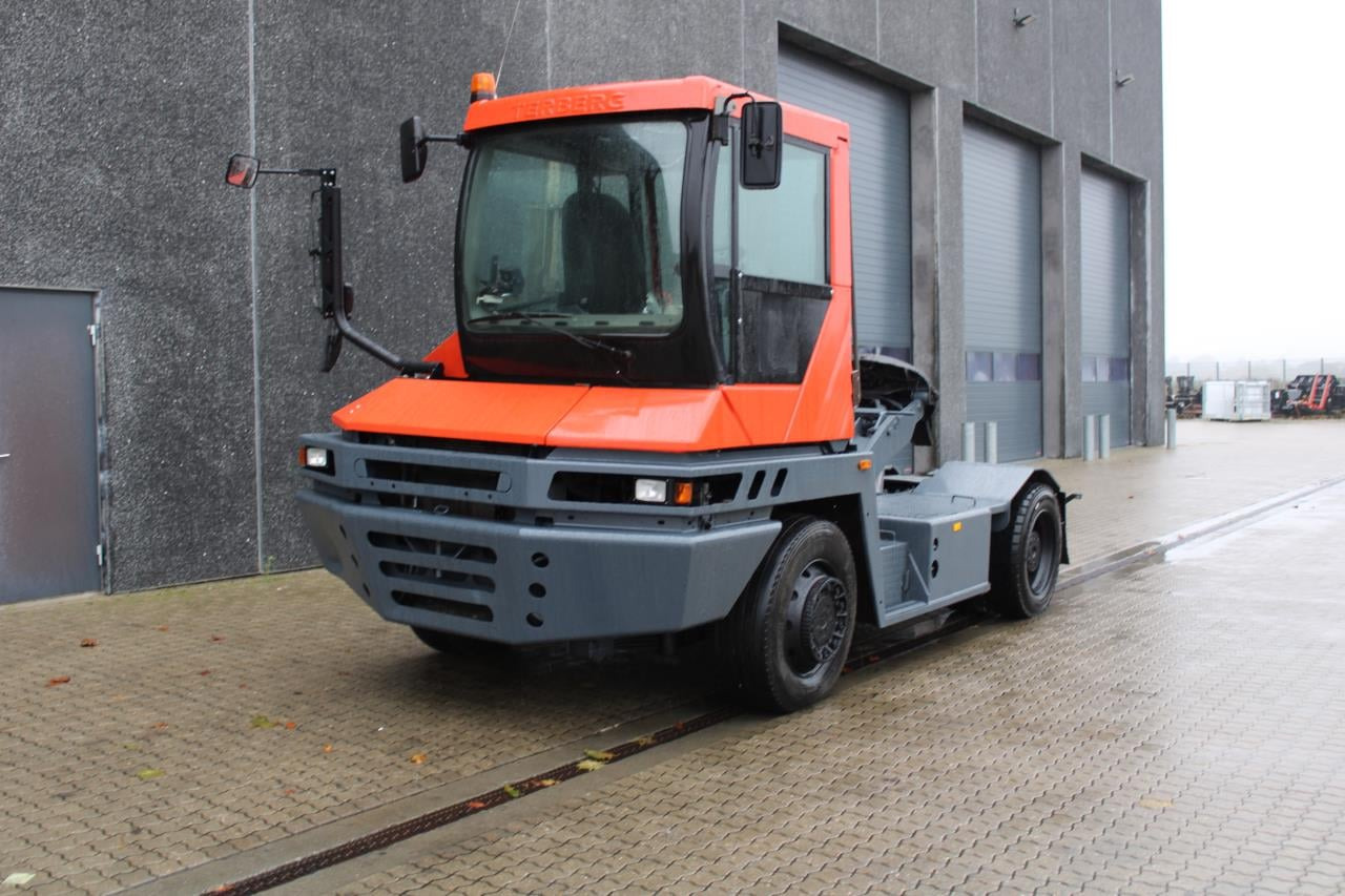 Terberg RT222 - شاحنة نقل نصف مقطورة بالميناء: صورة 2 Terberg RT222 - شاحنة نقل نصف مقطورة بالميناء: صورة 2