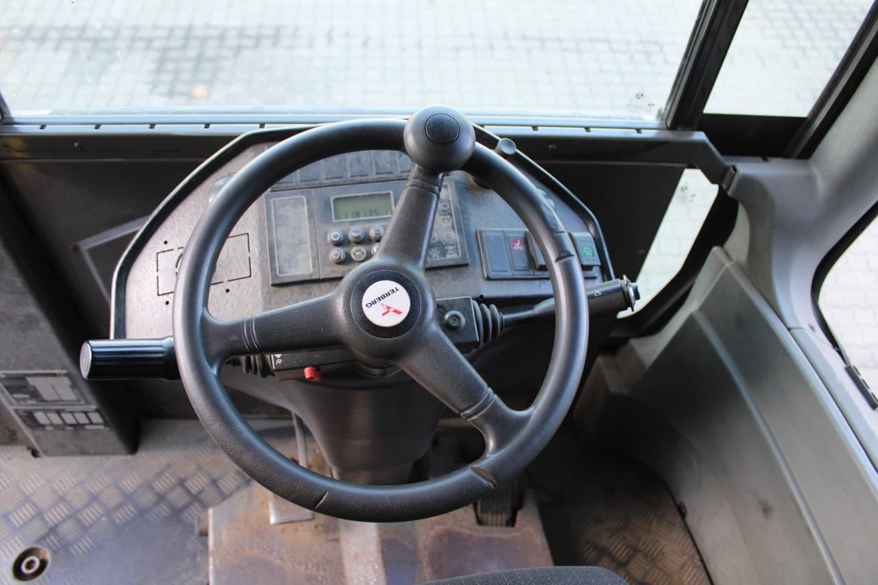 Terberg RT282 - شاحنة نقل نصف مقطورة بالميناء: صورة 4 Terberg RT282 - شاحنة نقل نصف مقطورة بالميناء: صورة 4