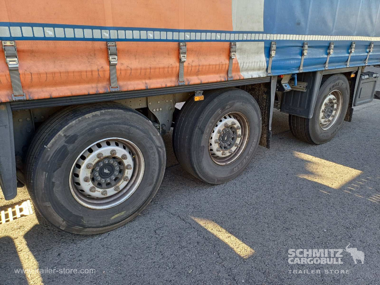 SCHMITZ Auflieger Curtainsider Standard Forklift holder - نصف مقطورة بستائر جانبية: صورة 4 SCHMITZ Auflieger Curtainsider Standard Forklift holder - نصف مقطورة بستائر جانبية: صورة 4