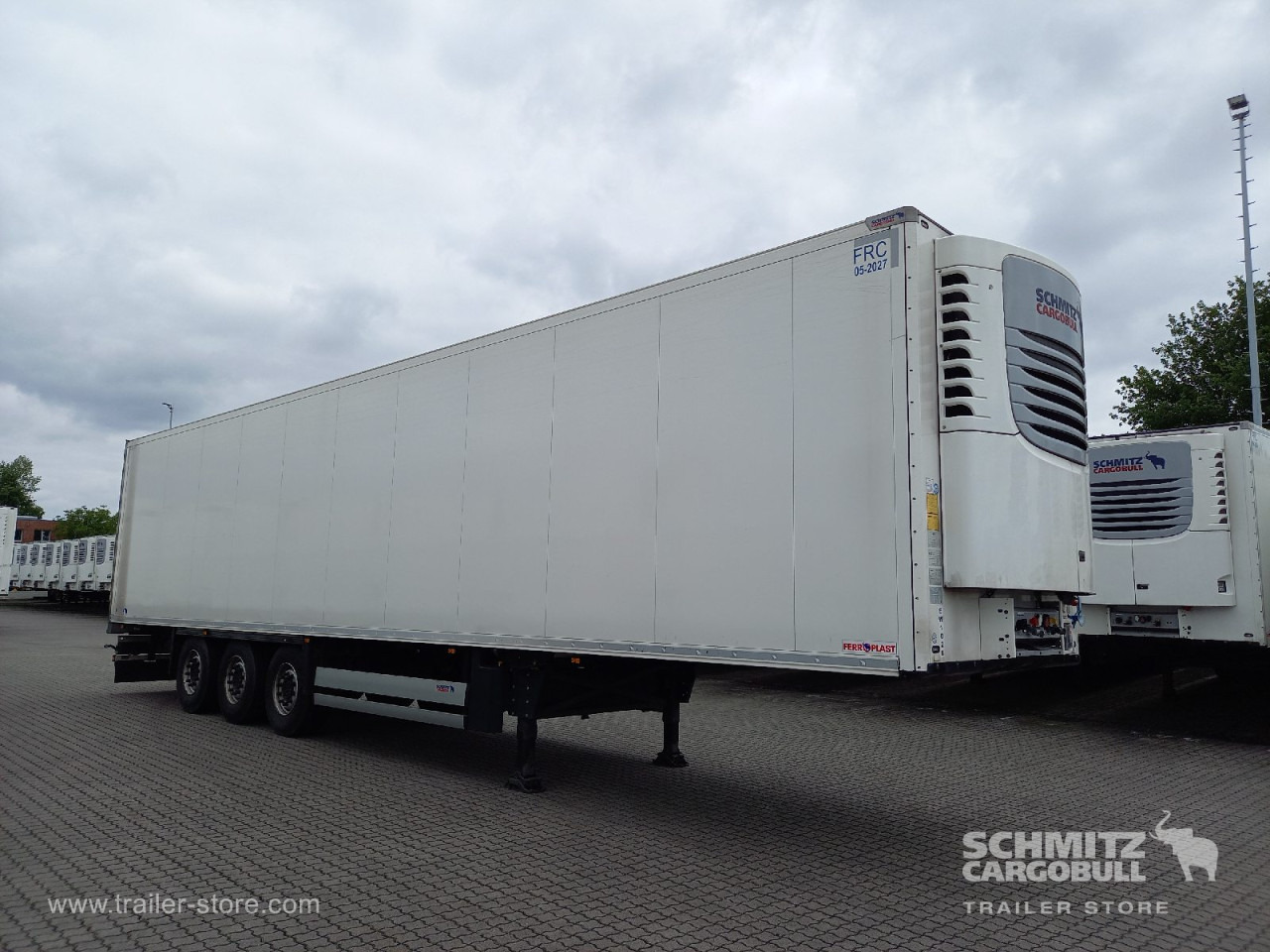 SCHMITZ Auflieger Tiefkühler Standard - نصف مقطورة ثابتة الحرارة: صورة 1 SCHMITZ Auflieger Tiefkühler Standard - نصف مقطورة ثابتة الحرارة: صورة 1