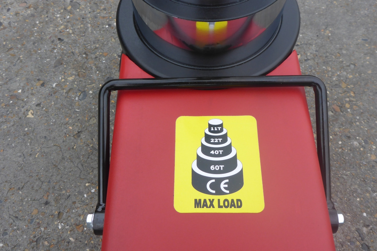 TPH60T-4 Air hydraulic jack 60 Tons - Minimum height 15 cm - معدات الورشة: صورة 4 TPH60T-4 Air hydraulic jack 60 Tons - Minimum height 15 cm - معدات الورشة: صورة 4