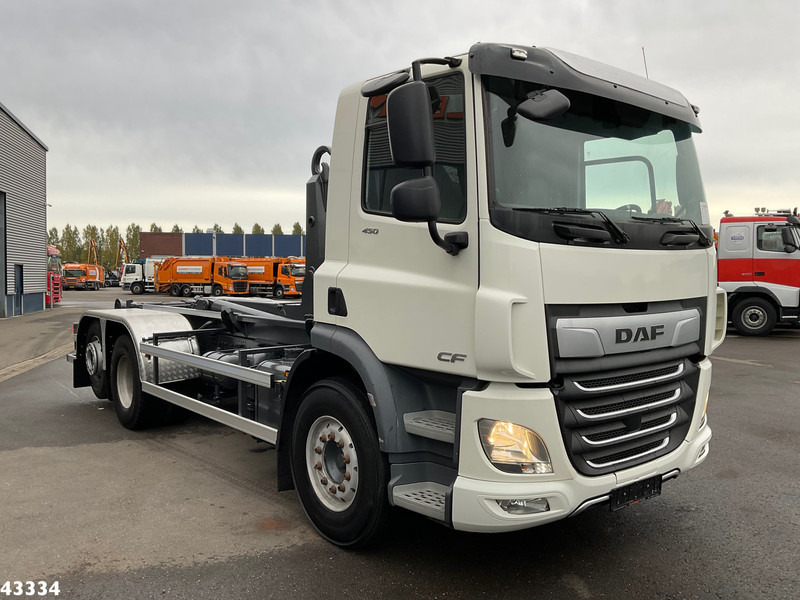DAF FAN CF 450 Euro 6 ZF Intarder VDL 21 Ton haakarmsysteem - شاحنة برافعة خطافية: صورة 3 DAF FAN CF 450 Euro 6 ZF Intarder VDL 21 Ton haakarmsysteem - شاحنة برافعة خطافية: صورة 3