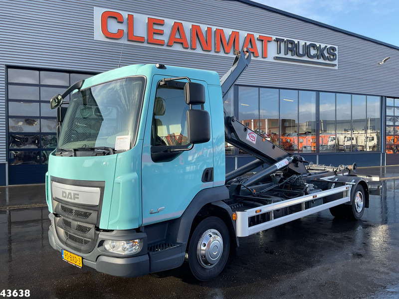 DAF LF 180 Euro 6 14 Ton haakarmsysteem Just 117.371 km! - شاحنة برافعة خطافية: صورة 1 DAF LF 180 Euro 6 14 Ton haakarmsysteem Just 117.371 km! - شاحنة برافعة خطافية: صورة 1