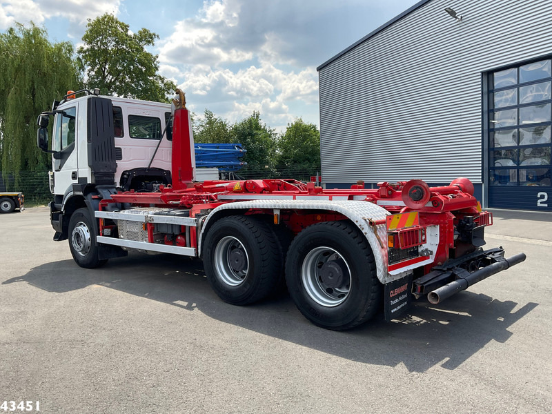 Iveco AD260T 6x4 Euro 6 AJK 20 haakarmsysteem - شاحنة برافعة خطافية: صورة 4 Iveco AD260T 6x4 Euro 6 AJK 20 haakarmsysteem - شاحنة برافعة خطافية: صورة 4