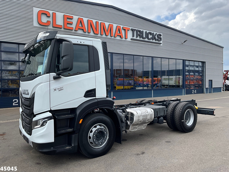Iveco Stralis AD200X36 Huisvuilwagen Chassis NEW & UNUSED! - شاحنة بهيكل معدني للمقصورة: صورة 1 Iveco Stralis AD200X36 Huisvuilwagen Chassis NEW & UNUSED! - شاحنة بهيكل معدني للمقصورة: صورة 1