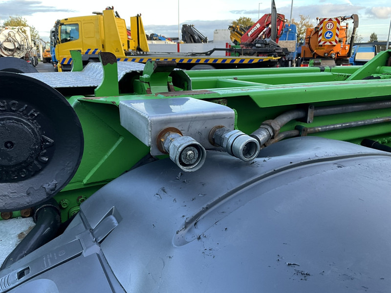 MAN TGA 41.440 8x4 Full Steel AJK 26 Ton haakarmsysteem + Laadplateau met Hiab 28 Tonmeter laadkraan - شاحنة برافعة خطافية: صورة 3 MAN TGA 41.440 8x4 Full Steel AJK 26 Ton haakarmsysteem + Laadplateau met Hiab 28 Tonmeter laadkraan - شاحنة برافعة خطافية: صورة 3