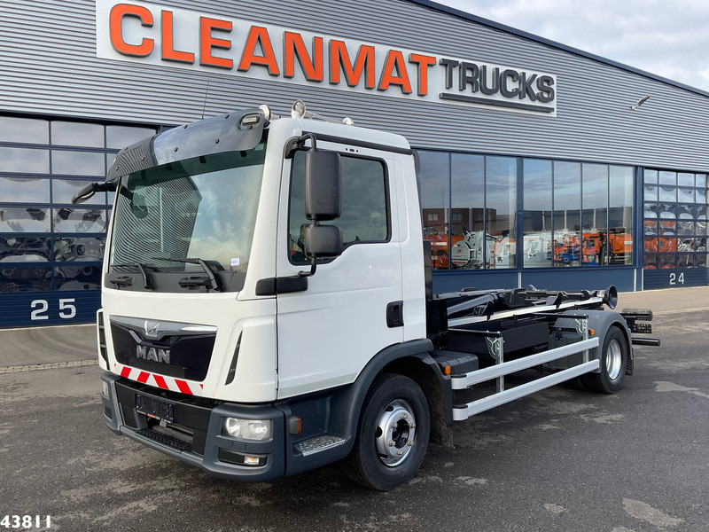 MAN TGL 12.220 Euro 6 12 Ton haakarmsysteem - شاحنة برافعة خطافية: صورة 2 MAN TGL 12.220 Euro 6 12 Ton haakarmsysteem - شاحنة برافعة خطافية: صورة 2