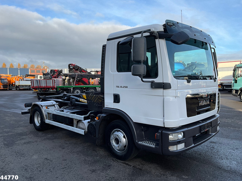 MAN TGL 12.250 Palfinger haakarmsysteem - شاحنة برافعة خطافية: صورة 3 MAN TGL 12.250 Palfinger haakarmsysteem - شاحنة برافعة خطافية: صورة 3