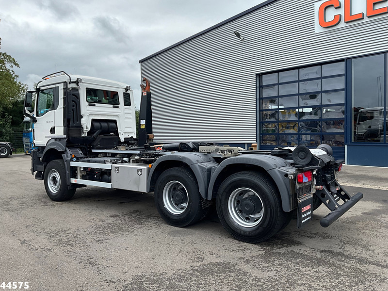 MAN TGS 33.470 6x4 Euro 6 Full Steel AJK 20 Ton haakarmsysteem - شاحنة برافعة خطافية: صورة 4 MAN TGS 33.470 6x4 Euro 6 Full Steel AJK 20 Ton haakarmsysteem - شاحنة برافعة خطافية: صورة 4