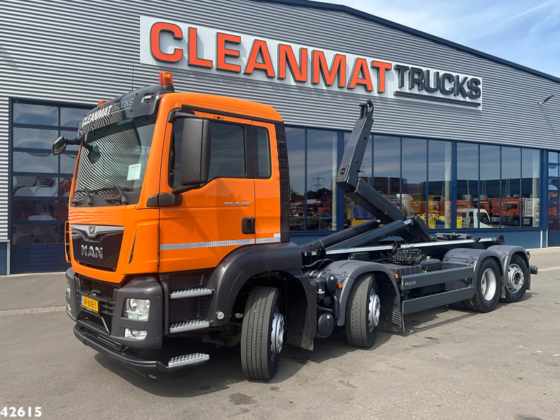 MAN TGS 35.360 8x2 Euro 6 VDL 30 Ton haakarmsysteem - شاحنة برافعة خطافية: صورة 1 MAN TGS 35.360 8x2 Euro 6 VDL 30 Ton haakarmsysteem - شاحنة برافعة خطافية: صورة 1