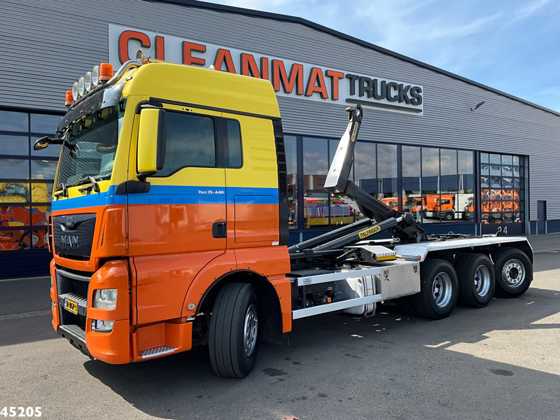 MAN TGX 35.440 Euro 6 8x4 26 Ton haakarmsysteem - شاحنة برافعة خطافية: صورة 1 MAN TGX 35.440 Euro 6 8x4 26 Ton haakarmsysteem - شاحنة برافعة خطافية: صورة 1